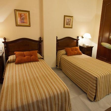 Hotel Gran Avenida Coria del Río Dış mekan fotoğraf