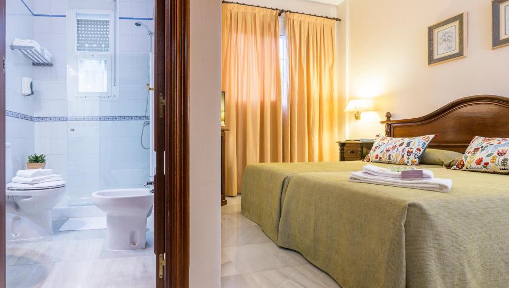 Hotel Gran Avenida Coria del Río Dış mekan fotoğraf