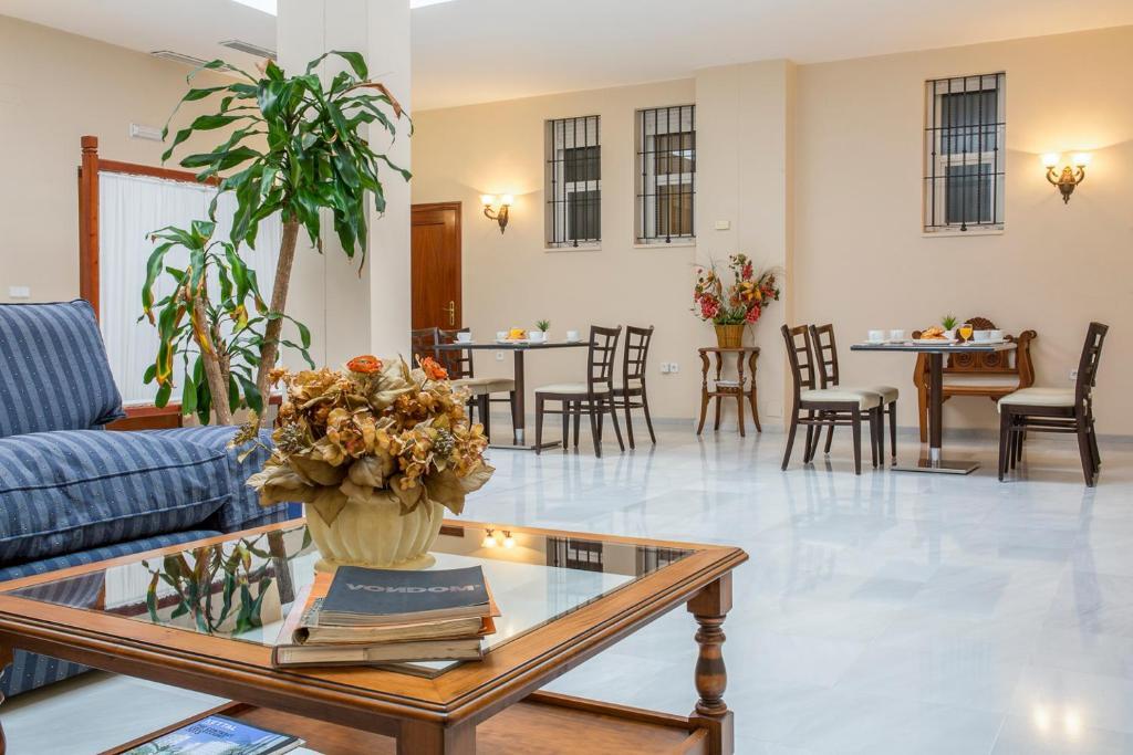 Hotel Gran Avenida Coria del Río Dış mekan fotoğraf