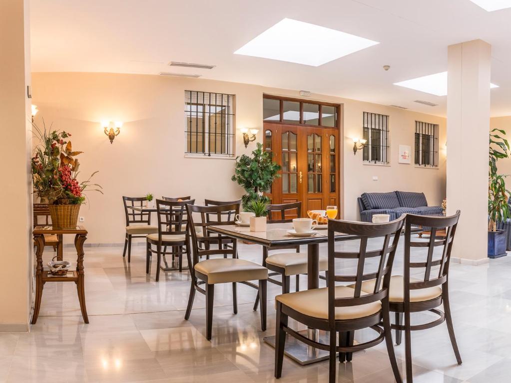 Hotel Gran Avenida Coria del Río Dış mekan fotoğraf